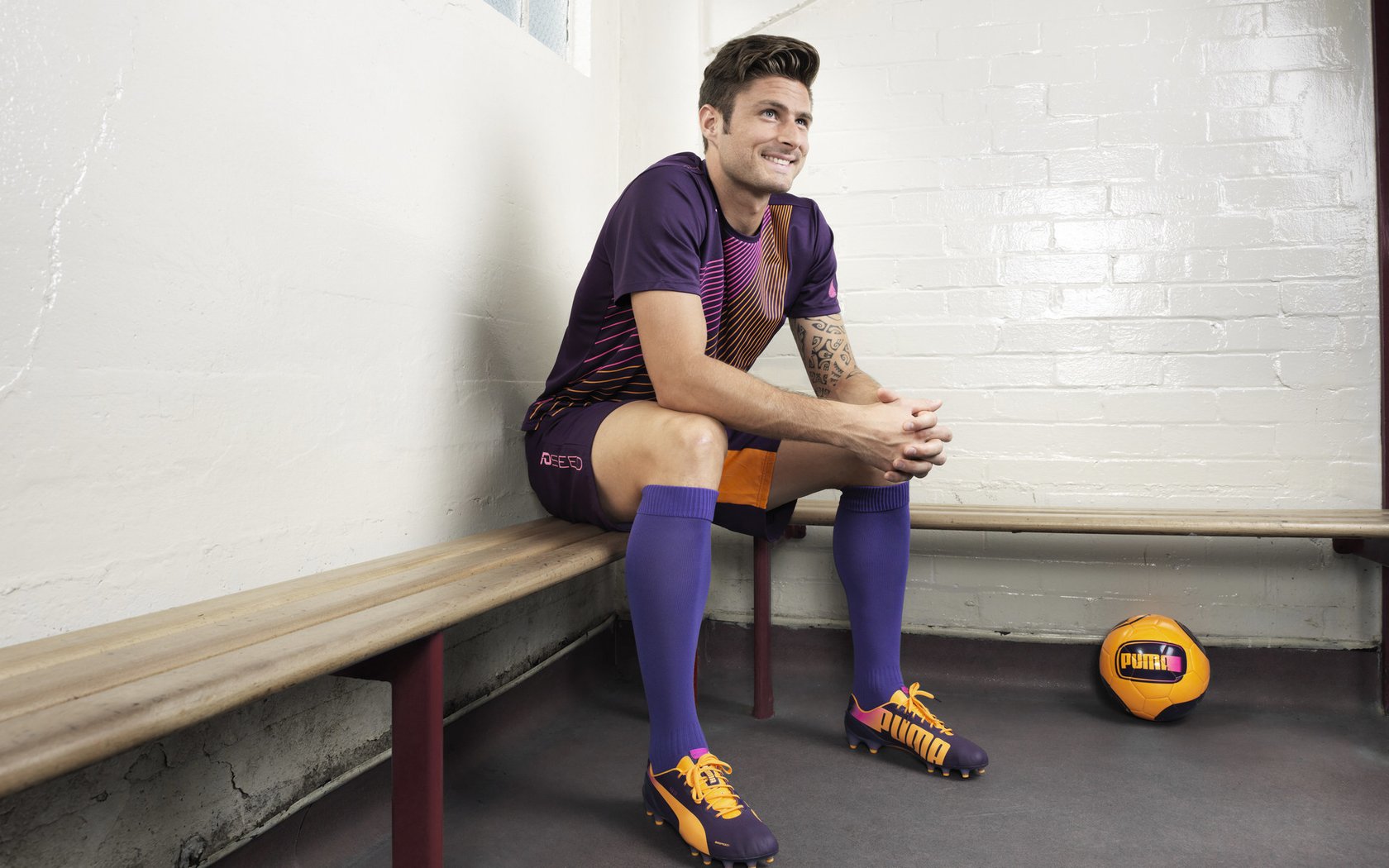 弗朗索瓦·斯图尔特：经验丰富的中场，南非队强大防线的幕后推手